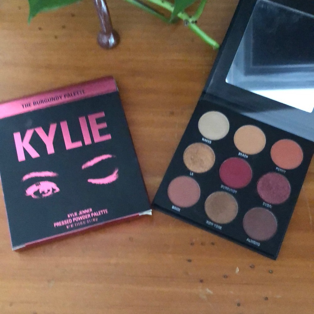 Kylie The burgundy palette